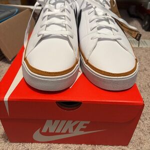 Men’s Nike Court Legacy